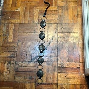 COACHELLA FIT CHECK Black Metal Decorative Belt